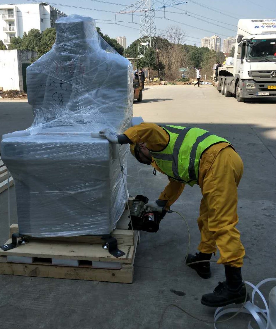 明通設(shè)備包裝